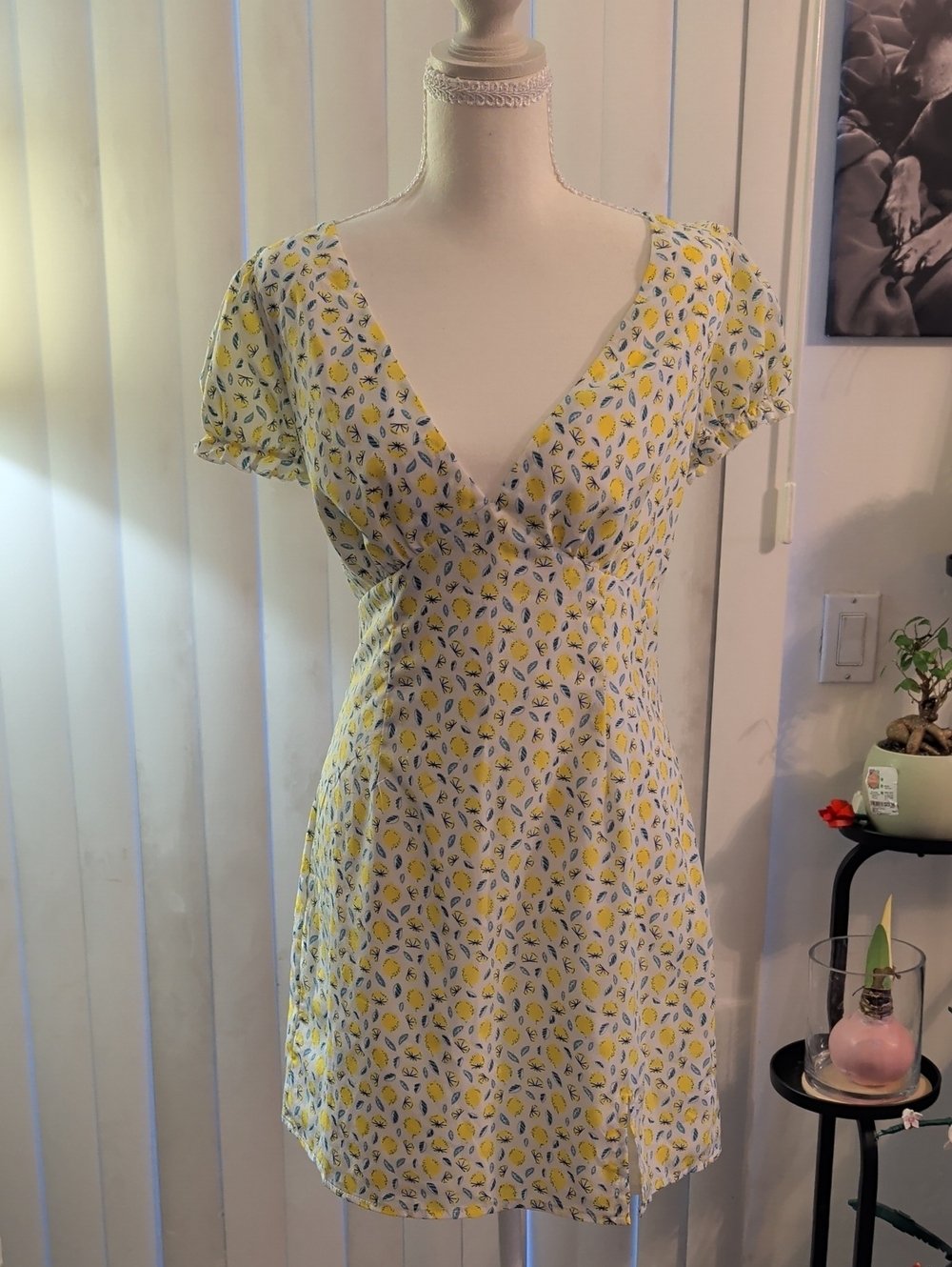Princess Polly Yellow Lemon Print V-Neck Mini Dress Size 8